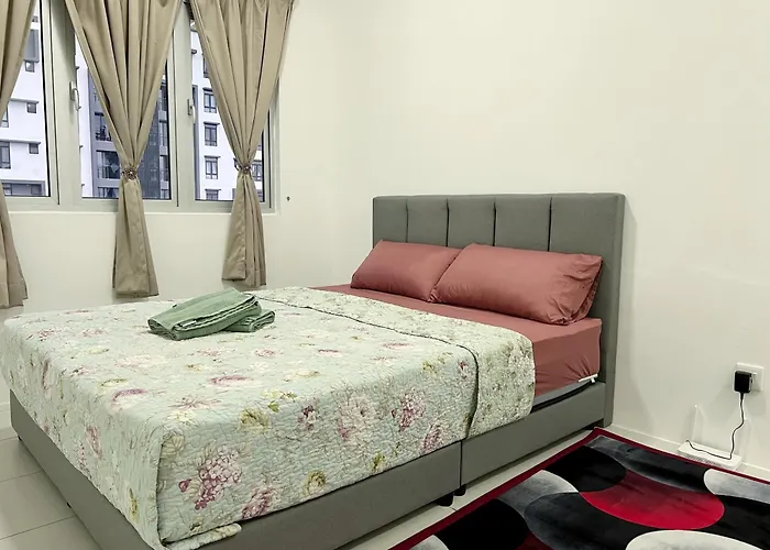 Cozy 3 Rooms , Klcc View , 100 Mbps Wifi , Netflix By Noon\'S Homestay