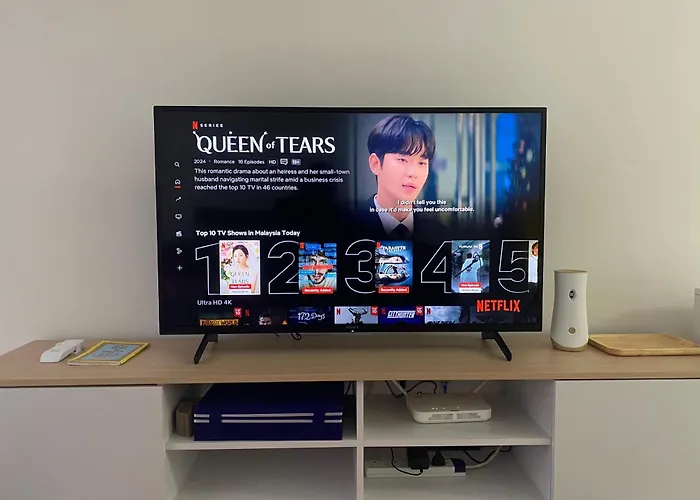 Cozy 3 Rooms , Klcc View , 100 Mbps Wifi , Netflix By Noon\'S Homestay