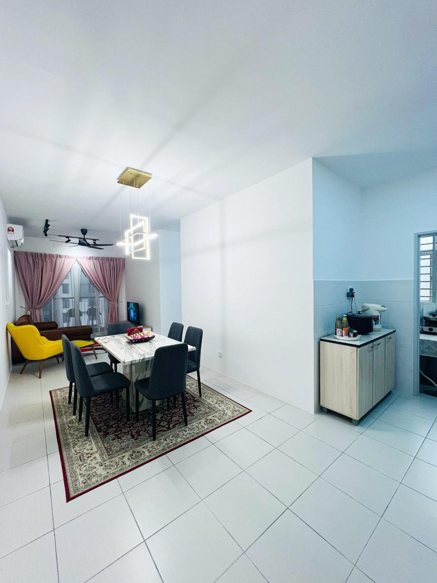 Apartment Cozy 3 , Klcc View , 100 Mbps Wifi , Netflix By Noon's